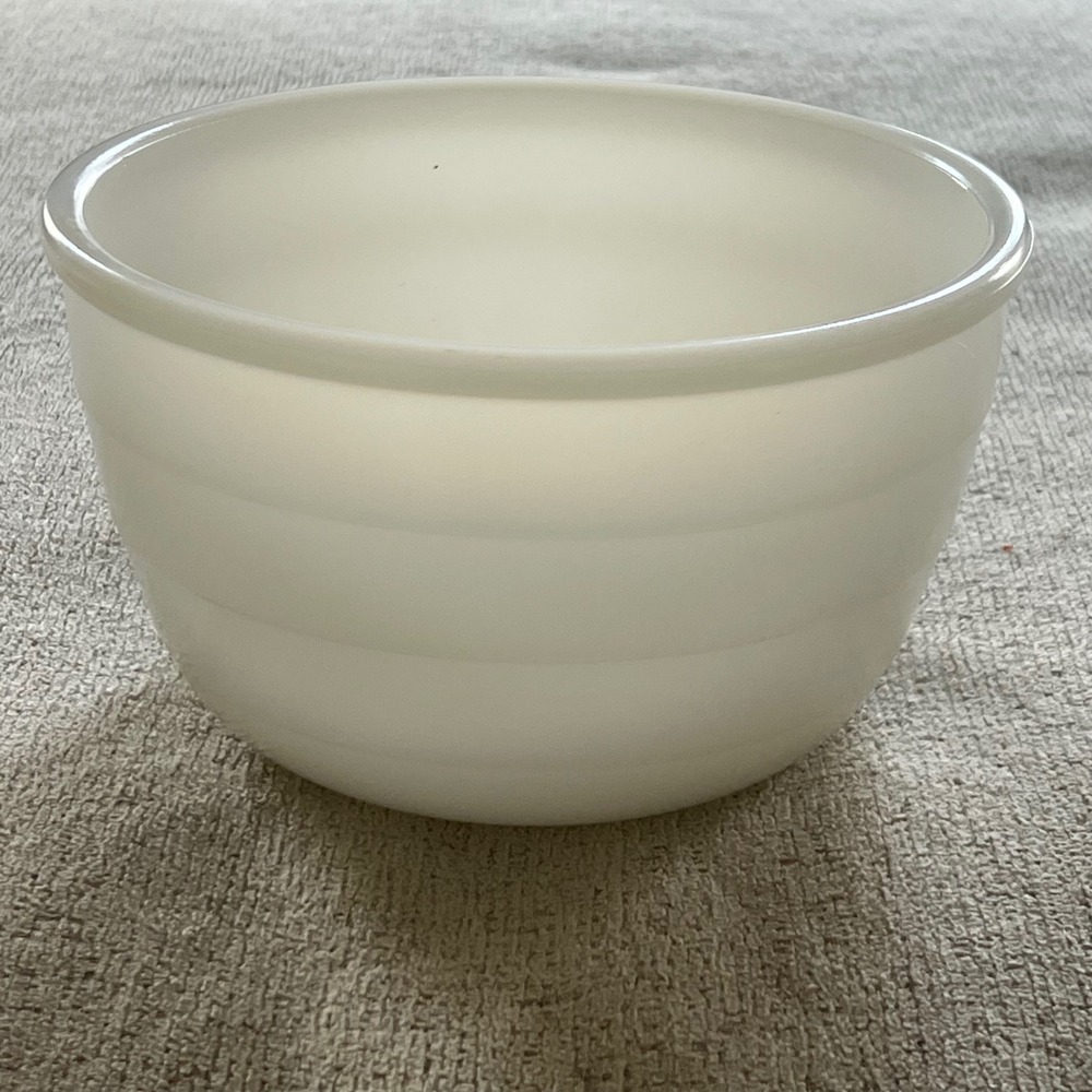 Vintage General Electric Milk Glass Mixing Bowl White Ribbed Beehive 7.5" 1940s